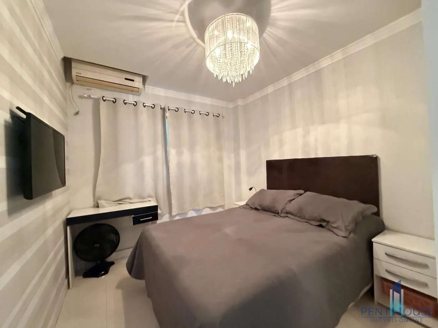 Imagem Apartamento Zona Central para Venda em Balneário Camboriú, CENTRO, 2 dormitórios, 1 banheiro, 1 vaga