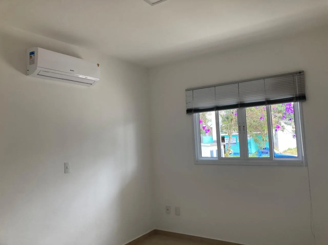 Imagem Casa à venda 4 Quartos, 4 Suites, 5 Vagas, 300M², Piracangaguá, Taubaté - SP | Condomínio Ouroville