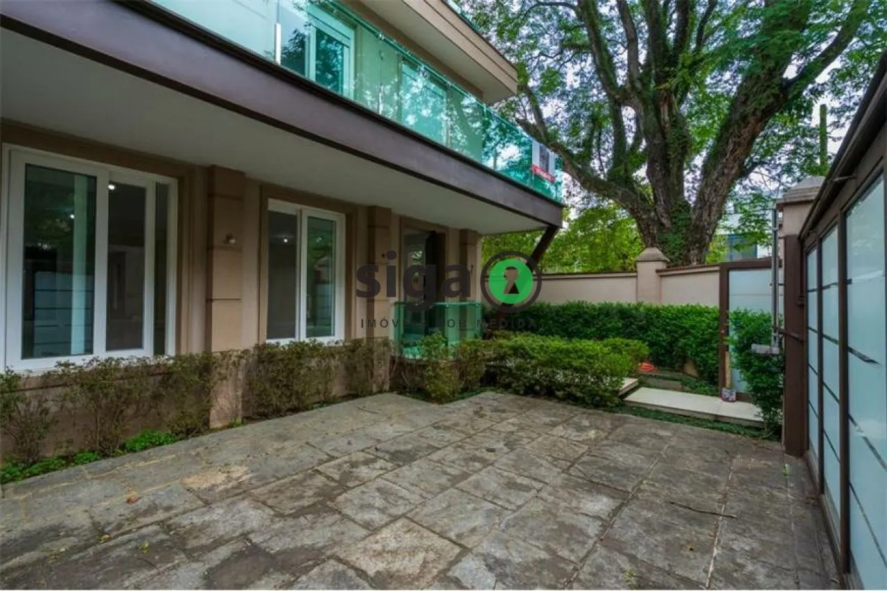 Imagem Linda casa nos Jardins à venda de 724m2 área construída, 4 suítes 3 vagas de garagem