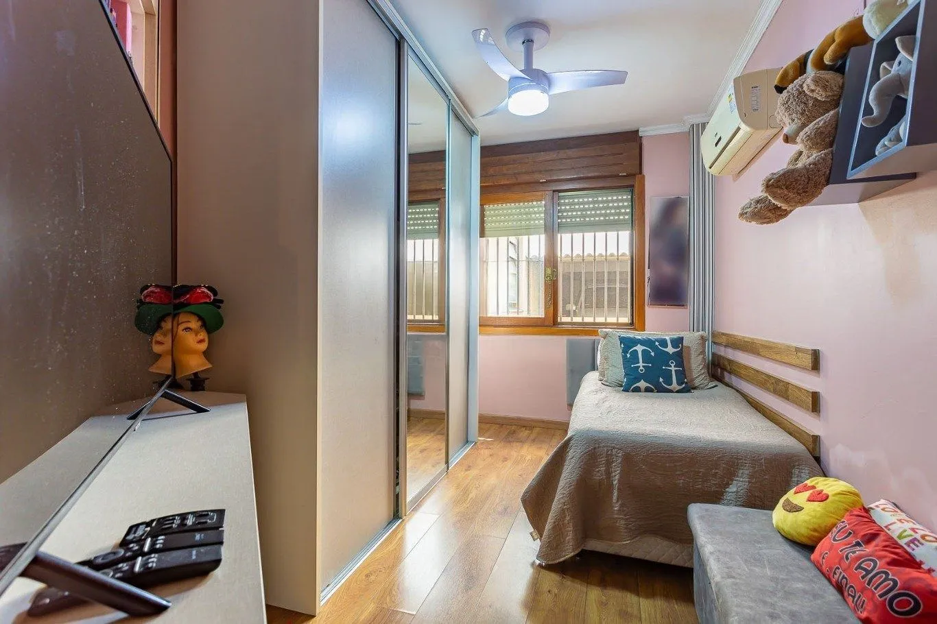 Imagem Apartamento Semi-mobiliado, 3 dormitórios, 2 vagas individuias - Vila Ipiranga