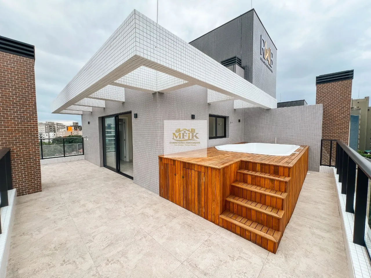 Foto do imóvel Residencial Laguna Imóvel Pronto Área total 220m² Área privativa 153m² 4 quartos sendo 1 suíte 2 banheiros social 2 vaga