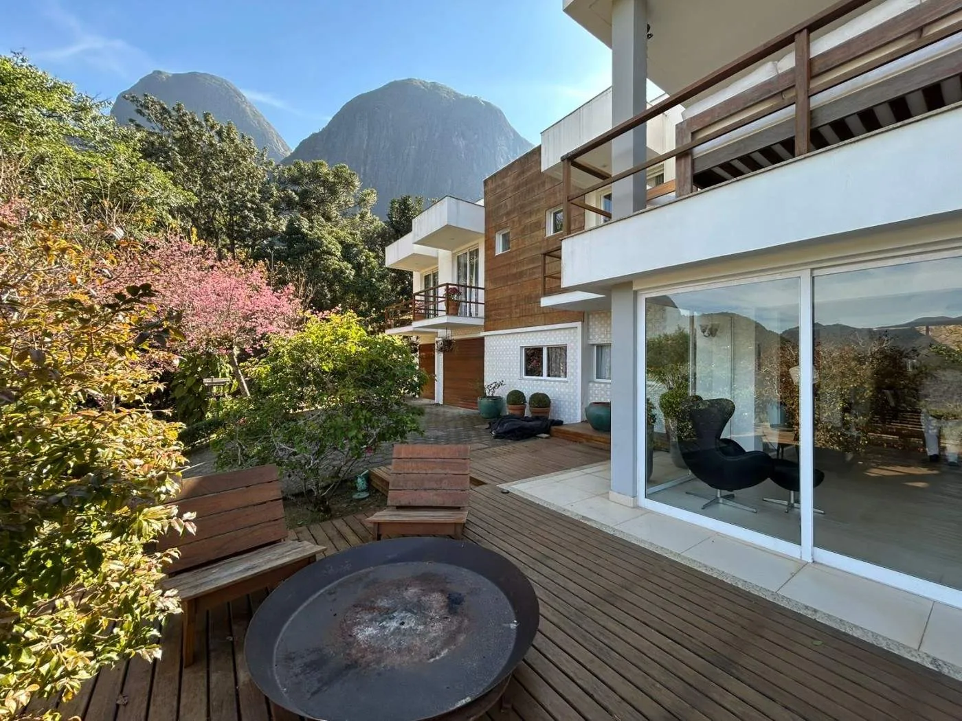 Imagem Casa em Condomínio para Venda em Petrópolis / RJ no bairro Araras