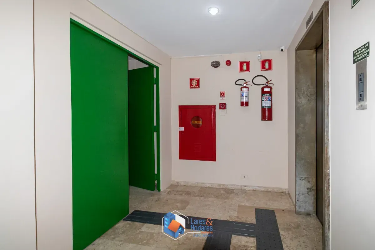 Imagem Conjunto comercial para venda em Liberdade, 276m²