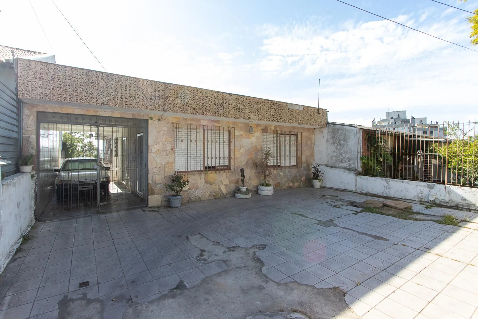 Imagem Casa de 3 dormitórios, 1 suíte e 2 vagas no bairro Vila Conceição.
