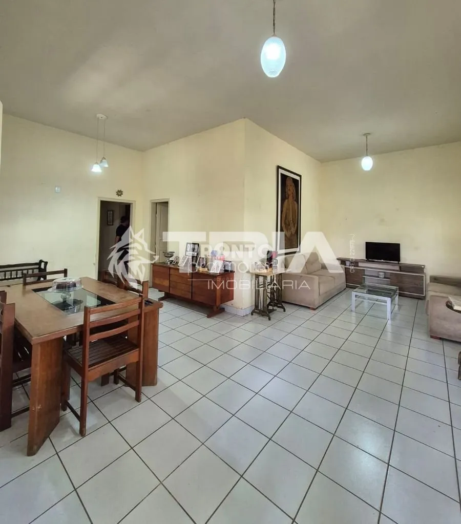 Imagem Casa de 3 quartos, 241m² no bairro Campo Grande, em Recife