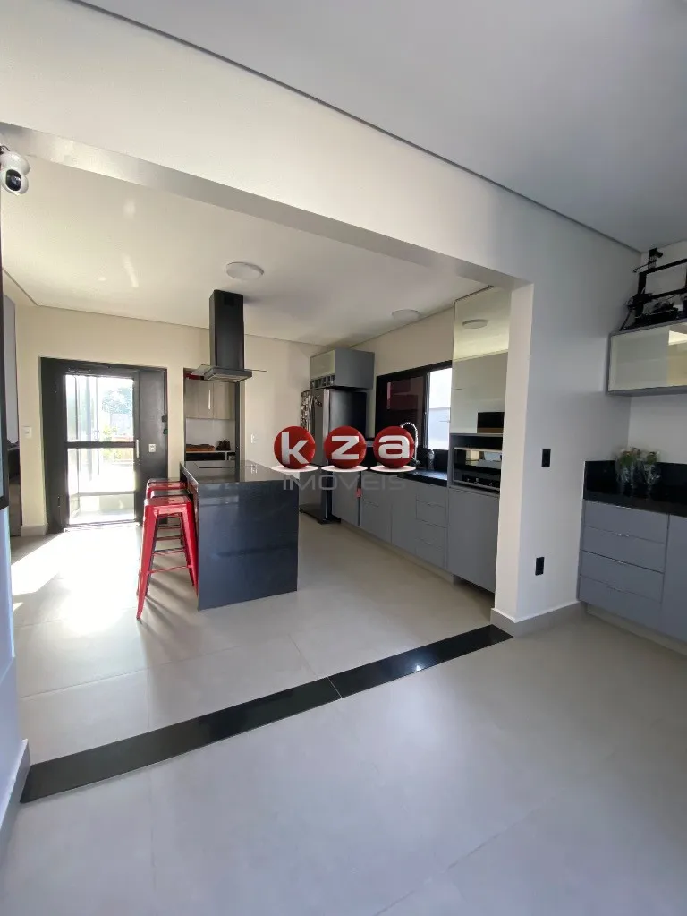 Imagem Magnífica Casa à Venda e Permuta em Valinhos-SP, Condomínio Vila do Sol: 3 Suítes, 3 Salas, 4 Vagas, 206 m²!