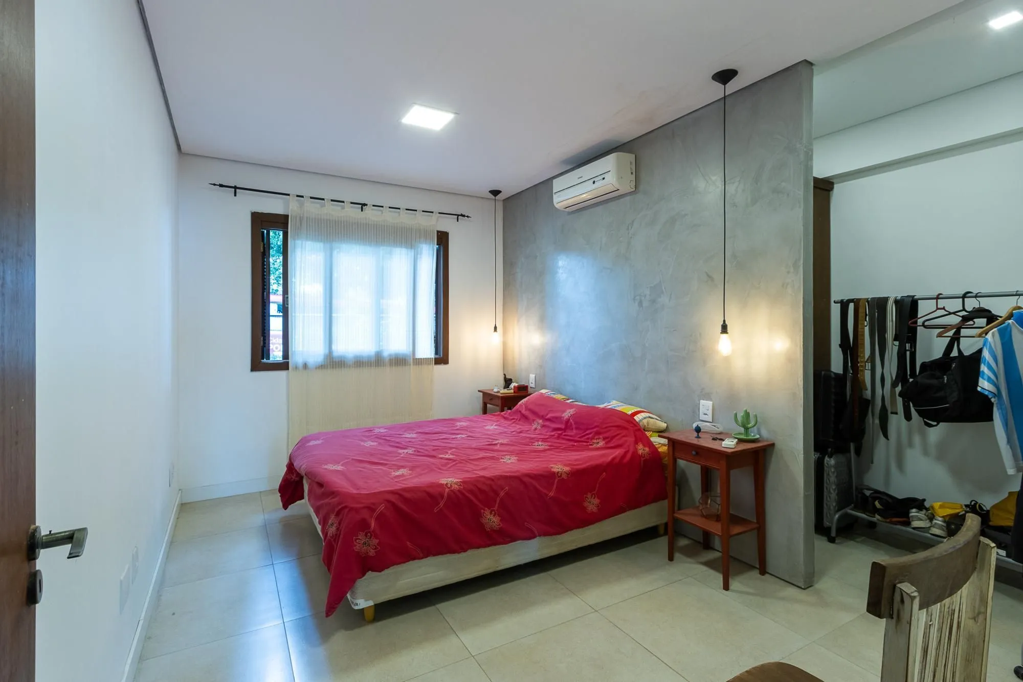 Imagem Casa com 6 quartos à venda bairro Espírito Santo, Porto Alegre.