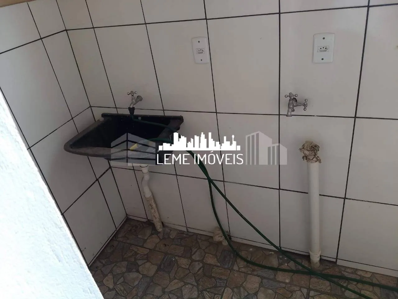 Imagem DUAS CASAS COM O2 CÔMODOS CADA UMA! OPÇÃO DE IMÓVEL PARA RENDA OU MORADIA!