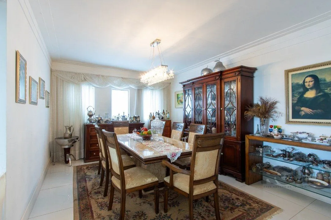 Imagem Casa em condominio . com 6 suites, sendo 3 suítes master com closet e hidro.