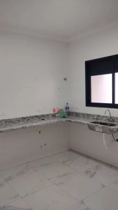 Imagem Sobrados na Guilhermina Esperança com 2 dorms, 1 suites 1 lavabo, vaga para 2 carros, sacadas nos quartos principais, churrasqueira.