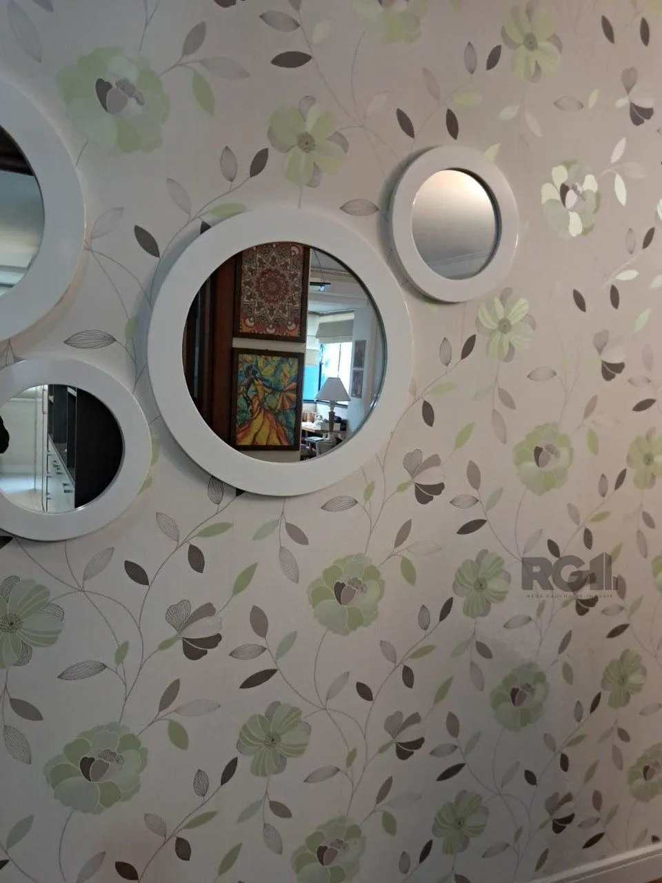 Imagem Apartamento de dois quartos, suíte e uma vaga de garagem no bairro Santana em Porto Alegre.