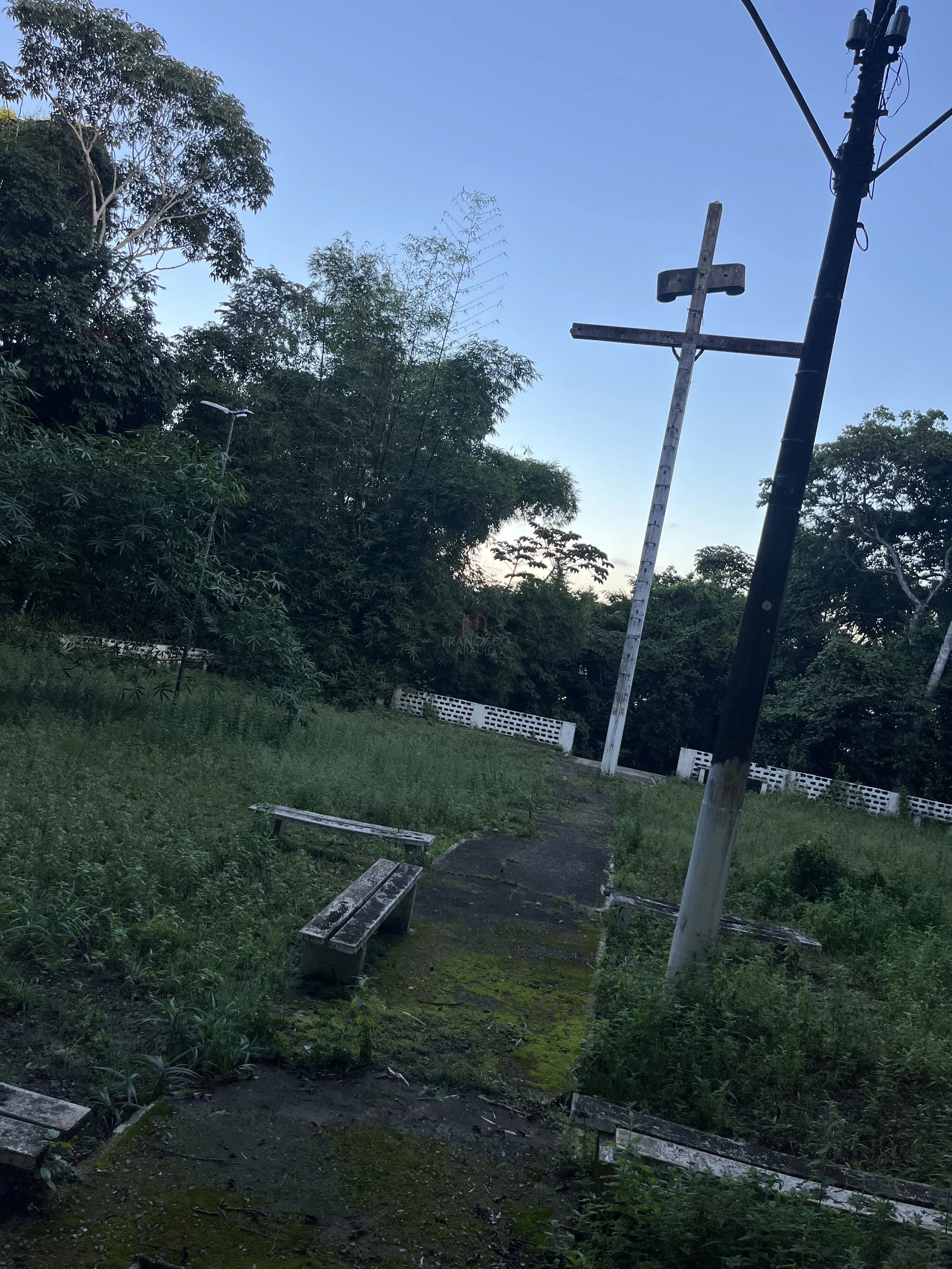 Imagem LOTE À VENDA NO CONDOMÍNIO CHÁCARAS DA LAGOA

Excelente oportunidade para construir sua casa em u...