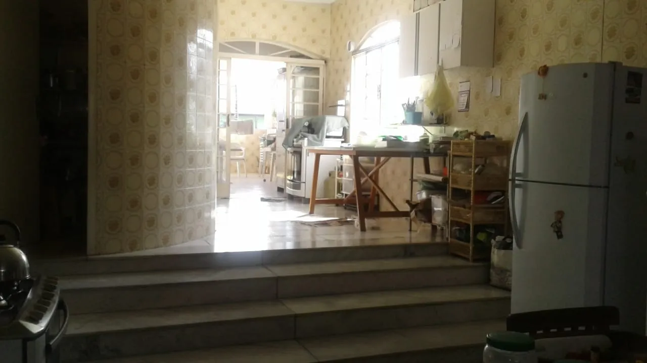 Imagem Comercial à venda 3 Quartos, 1 Suite, 10 Vagas, 664M², São Benedito, Pindamonhangaba - SP