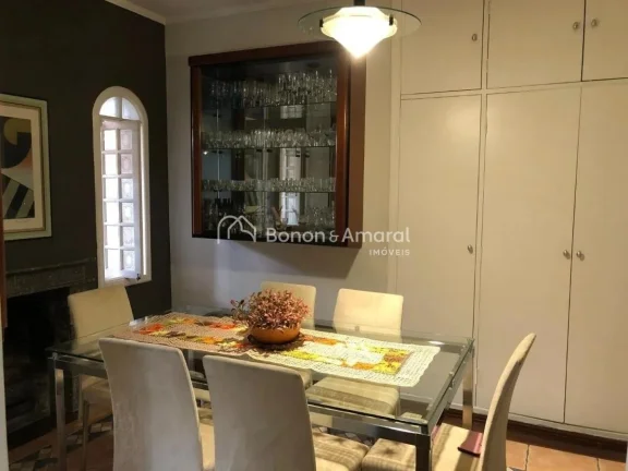 Imagem Encantadora residência com 180m² de construção, perfeita para quem busca conforto, praticidade e...