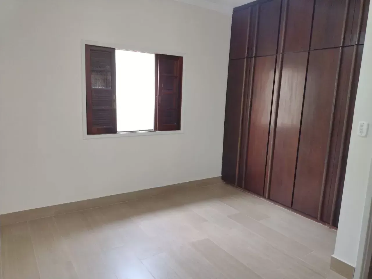 Imagem Casa à venda, Parque São Jorge, Taubaté, SP