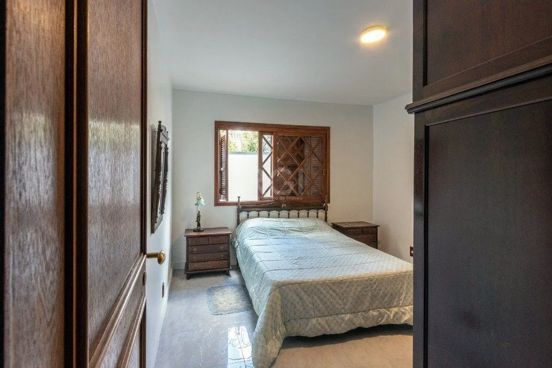 Imagem Casa para Venda - 451.63m², 5 dormitórios, sendo 1 suites, 4 vagas - Cristal