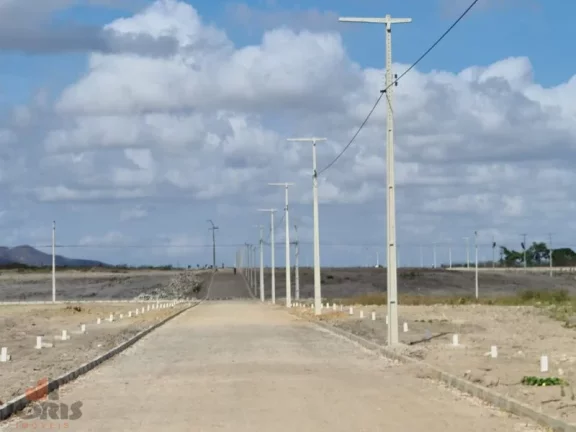 Terreno a Venda - Itapipoca, CE em Rua Padre Luiz Xavier