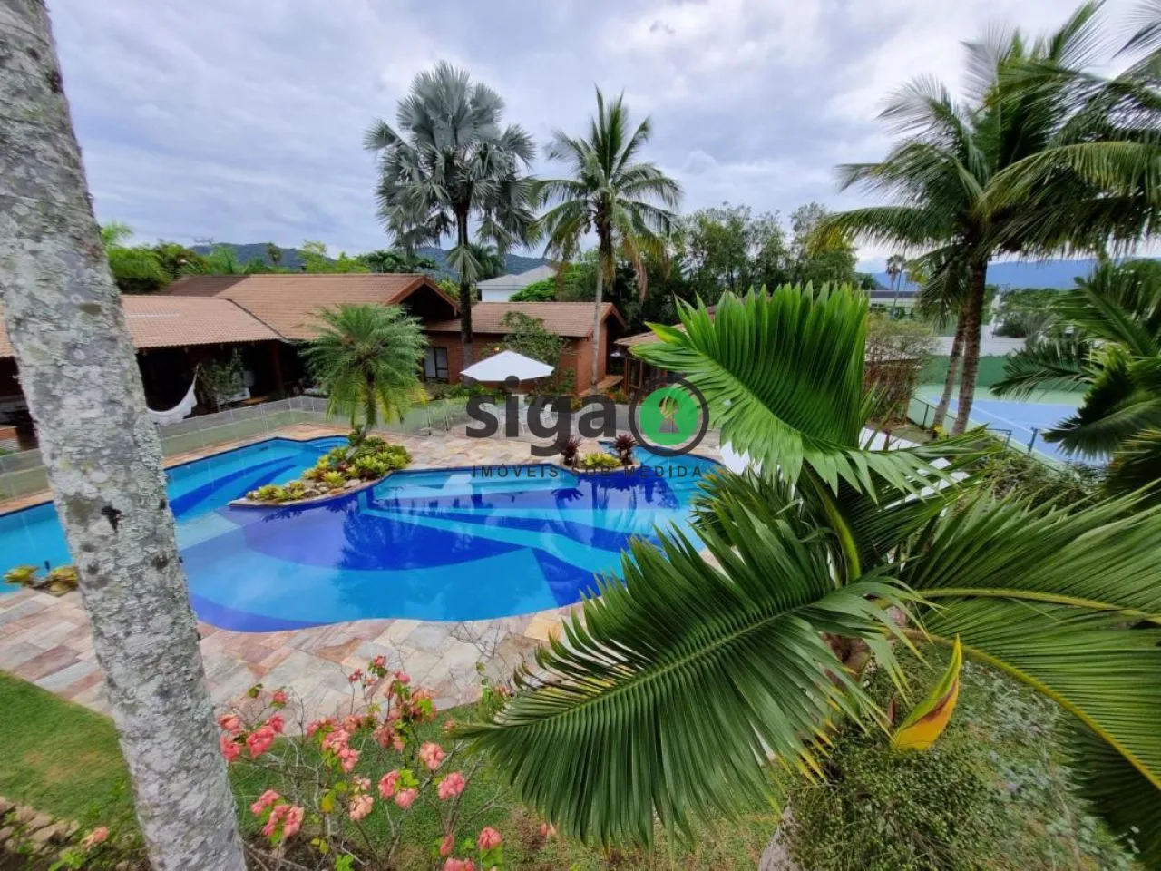 Imagem Casa a Venda em Condomínio Jardim Acapulco 5 quartos
