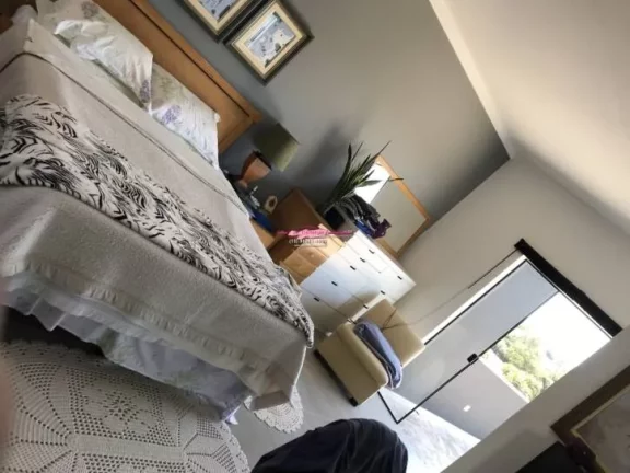 Imagem Casa com fino acabamento e com requinte charmoso e moderno