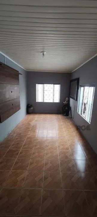 Imagem Casa com 2 quartos, vagas de garagem, piscina, bairro Sarandi, Porto Alegre/RS