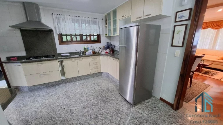 Imagem Casa com edícula, 04 quartos sendo 2 suítes, amplo terreno fundos, no Atuba em Curitiba PR