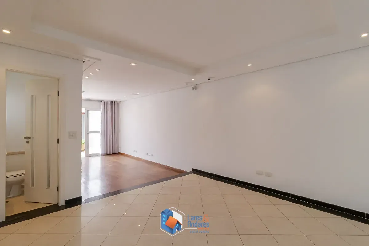 Imagem Sobrado para venda em Vila Brasílio Machado com 4 quartos, sendo 1 suíte, 255m²