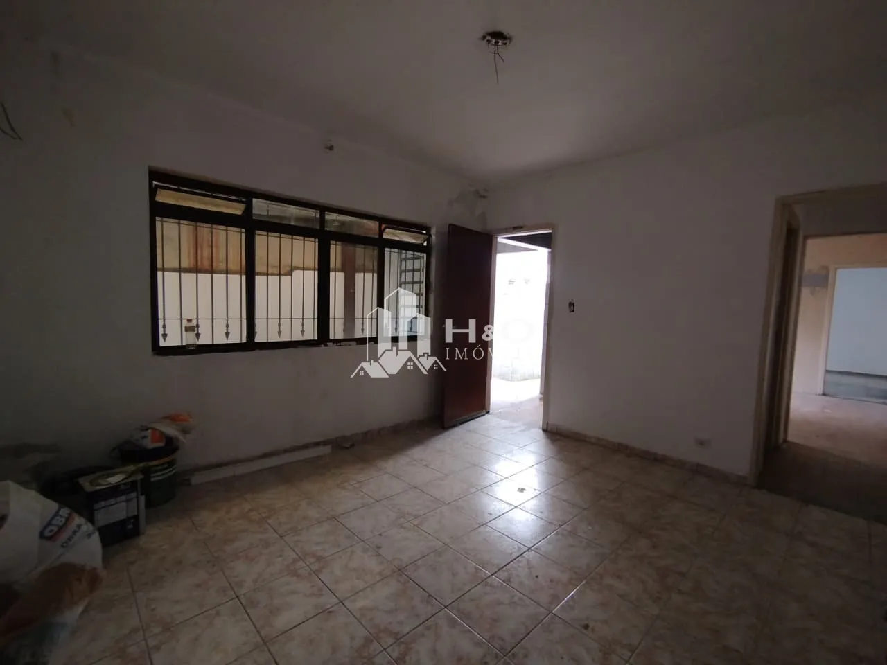 Imagem Casa ampla e muito bem localizada no bairro de Itaquera, próxima ao Shopping Metrô Itaquera e à Estação Corinthians‑Itaquera.