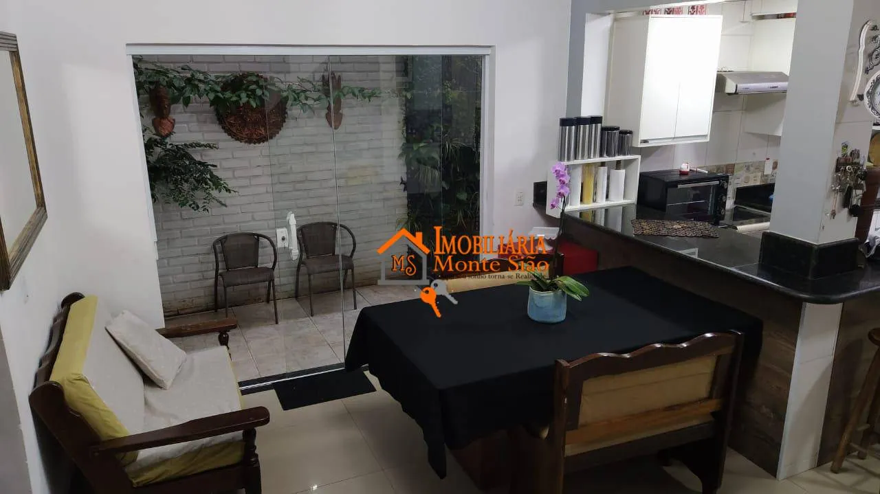 Imagem Sobrado com 3 dormitórios à venda, 247 m² por R$ 650.000,00 - Picanço - Guarulhos/SP