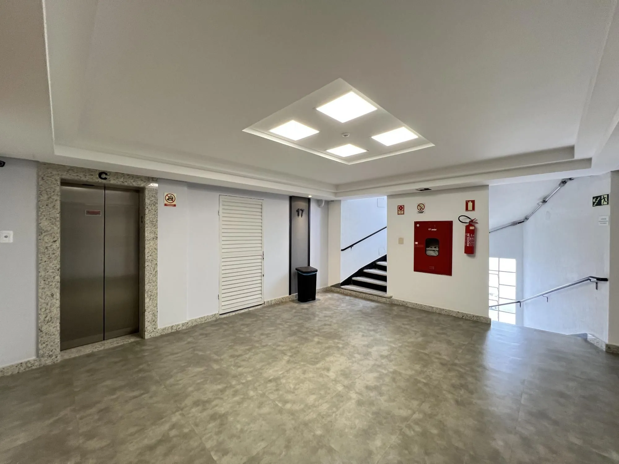 Imagem Sala Comercial à venda Tv. Francisco de Leonardo Truda, Centro - Porto Alegre