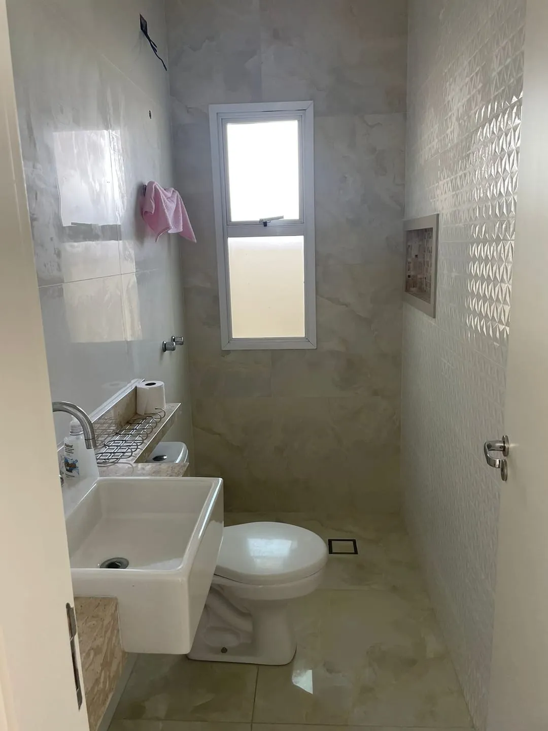 Imagem Casa à venda e locação, 3 Quartos, 1 Suite, 4 Vagas, 250M², Crispim, Pindamonhangaba - SP | Reserva Anauá