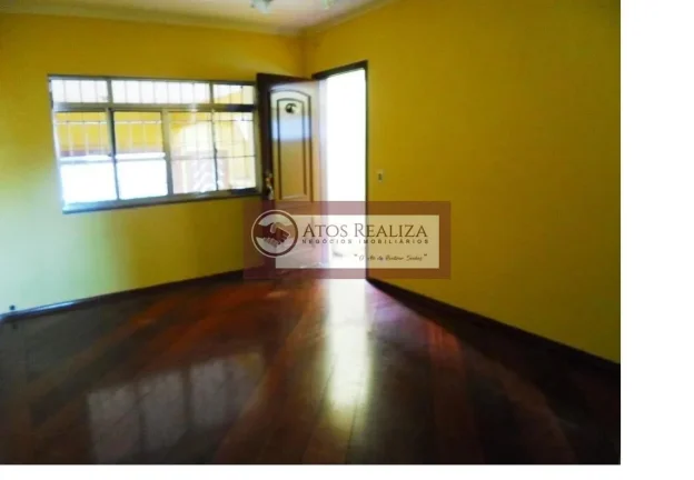 Imagem Grande oportunidade e muito lucrativo na vila Santa Catarina. Vendo imóvel com 3 casas + 1 salão comercial na Vila Santa Catarina. Casa 1= casa principal. Tem 2 dormitórios, sala, cozinha, banheiro. Tem também um sótão com 2 cômodos e 1 banheiro. Tem gara
