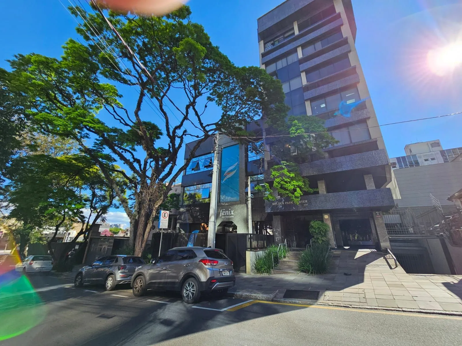 Imagem Conjunto Comercial com 2 salas para alugar em Moinhos de Vento, Porto Alegre