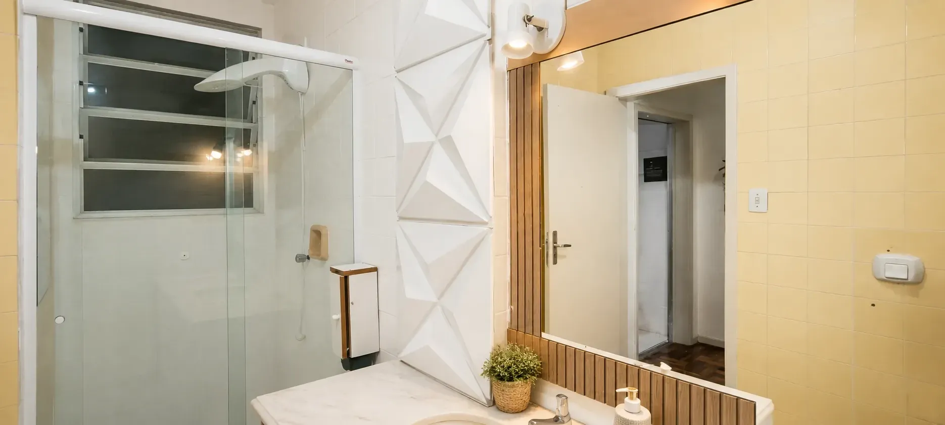 Imagem Apartamento com 1 Quarto à Venda, Locação ou Temporada, 48 m² em Centro - Florianópolis