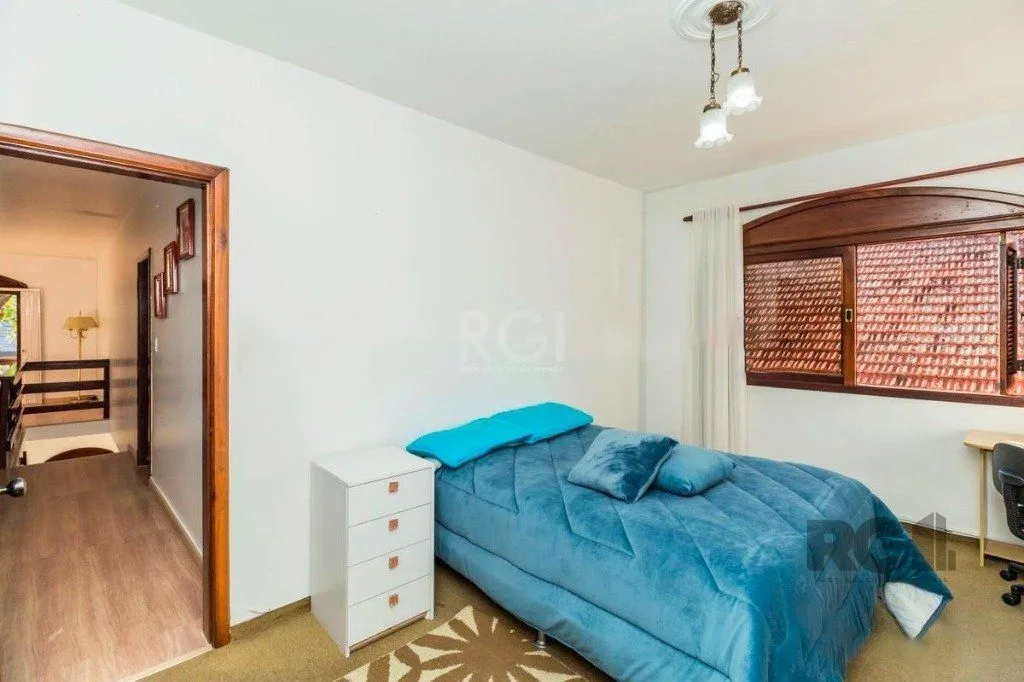 Imagem Casa de 266m² - 5 dormitórios, 5 vagas no bairro São João