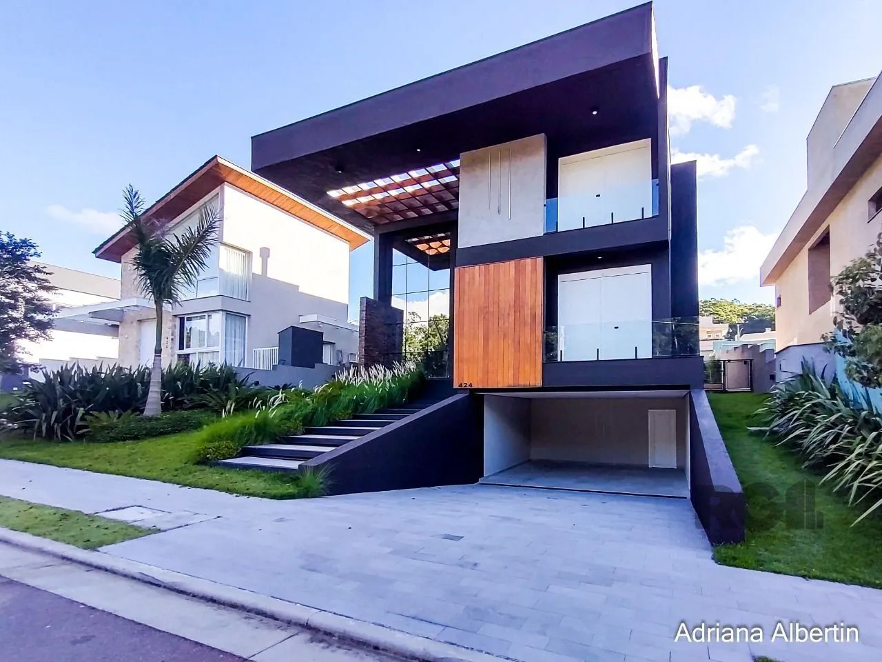 Imagem Casa Condominio para Venda - 266.44m², 4 dormitórios, sendo 4 suites, 2 vagas - Alphaville