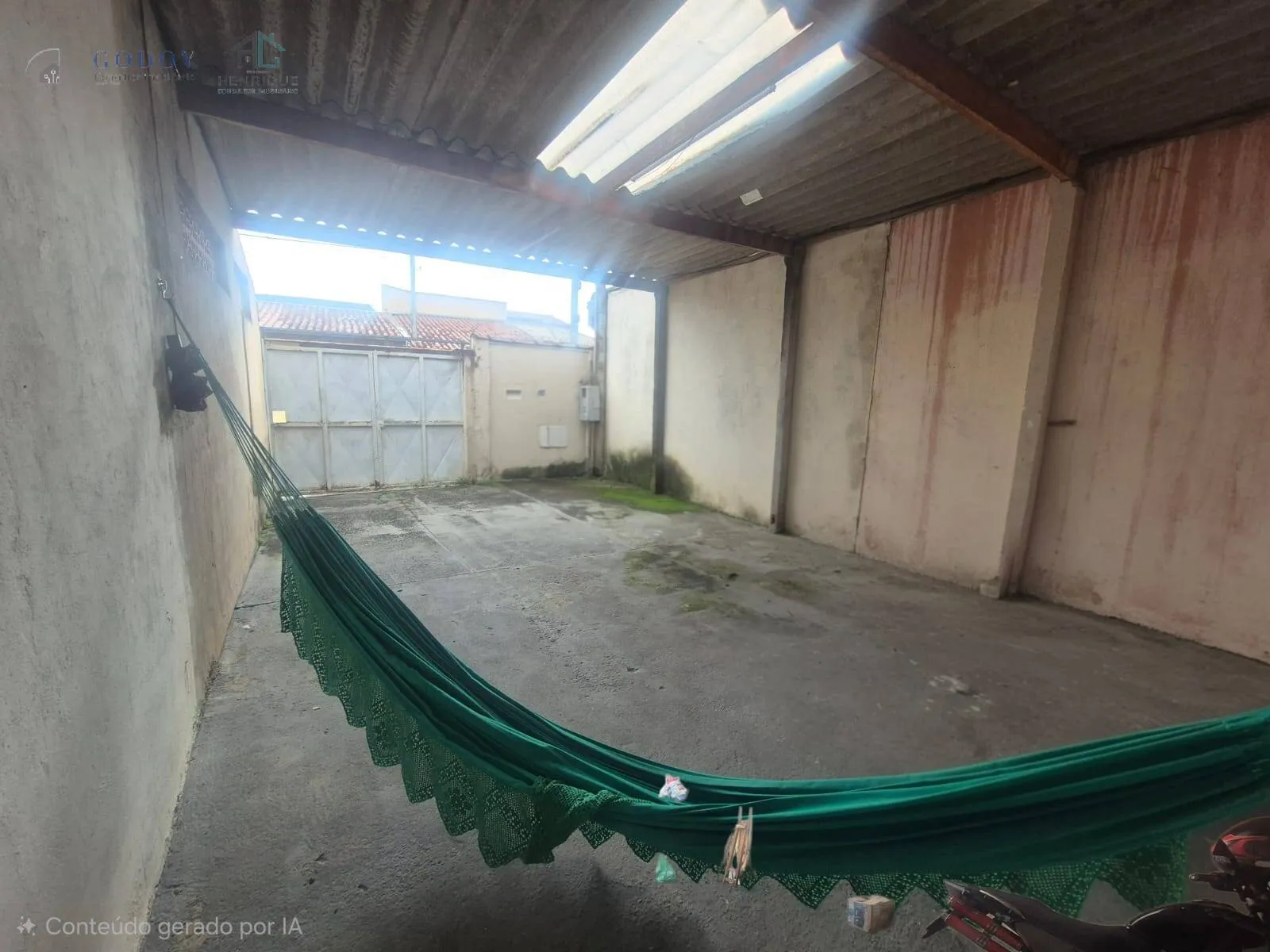 Imagem Casa com 2 Dormitórios e Garagem para 2 Carros