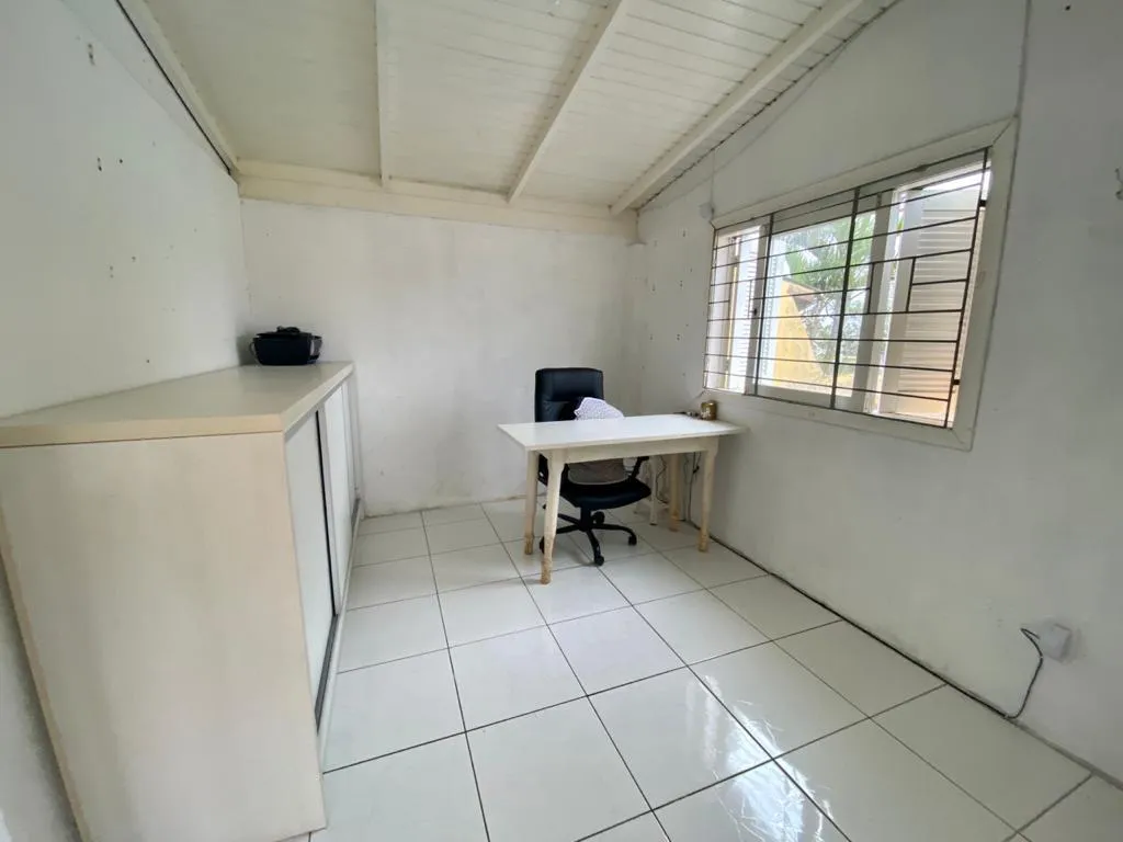 Imagem Casa 3 Dormitórios - Bairro Guara