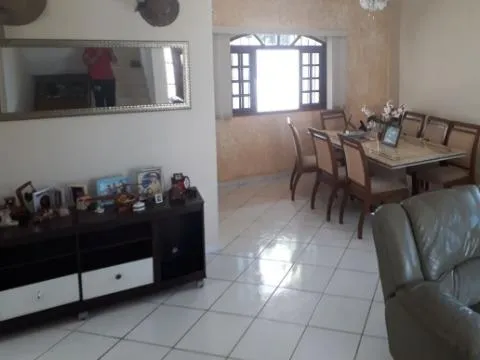 Imagem VENDA DE CASA ASSOBRADADA BAIRRO DO COPACO com A/T 1050 m² distribuídos em 3 suítes, sala, cozinha, banheiro, lavabo, churrasqueira, piscina e 1 vaga