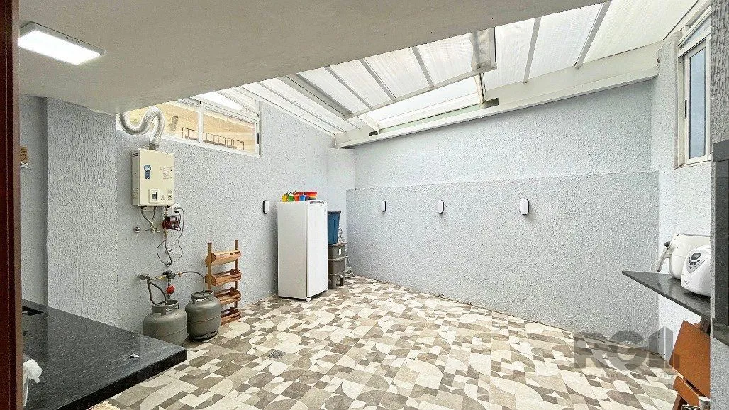 Imagem Sobrado para Venda - 218m², 4 dormitórios, sendo 3 suites, 2 vagas - Ipanema