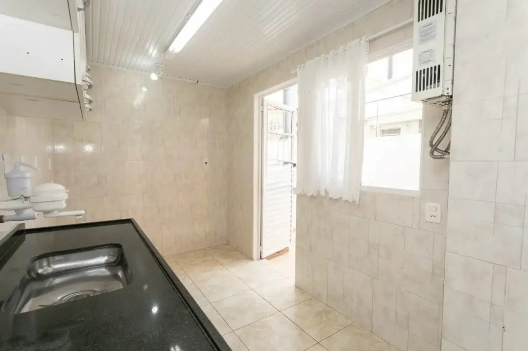 Imagem Casa em Condomínio com 03 quarto e 01 Vaga no Bairro Humaitá