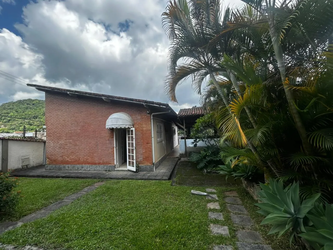 Foto do imóvel Casa para Venda em Petrópolis / RJ em Rua Professora Angélica Lópes Castro