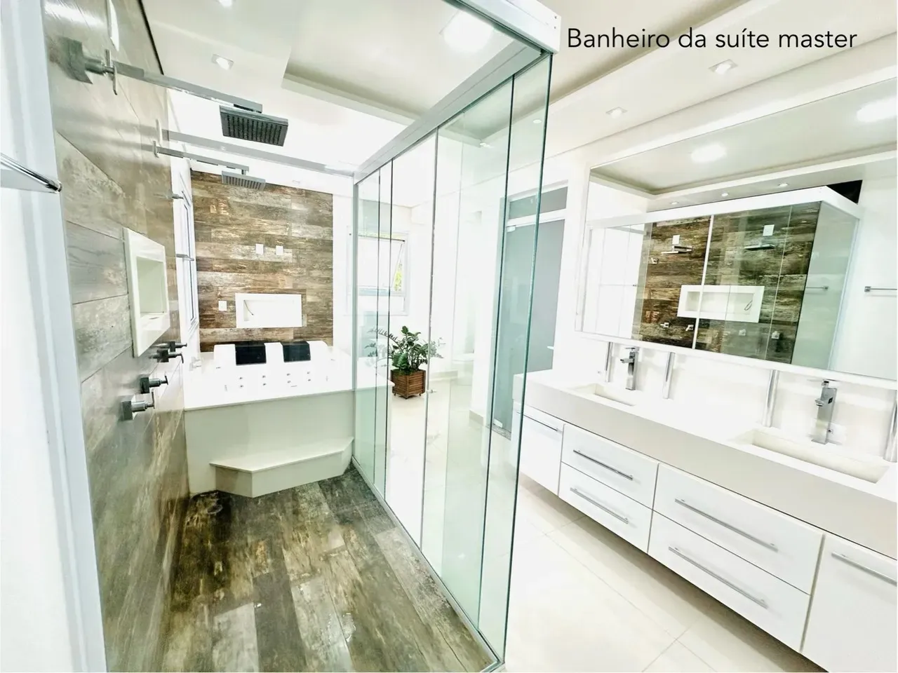 Imagem Casa Sobrado de 650m², Localizada no Condomínio Bosques do Junqueira em Tatuí/SP!