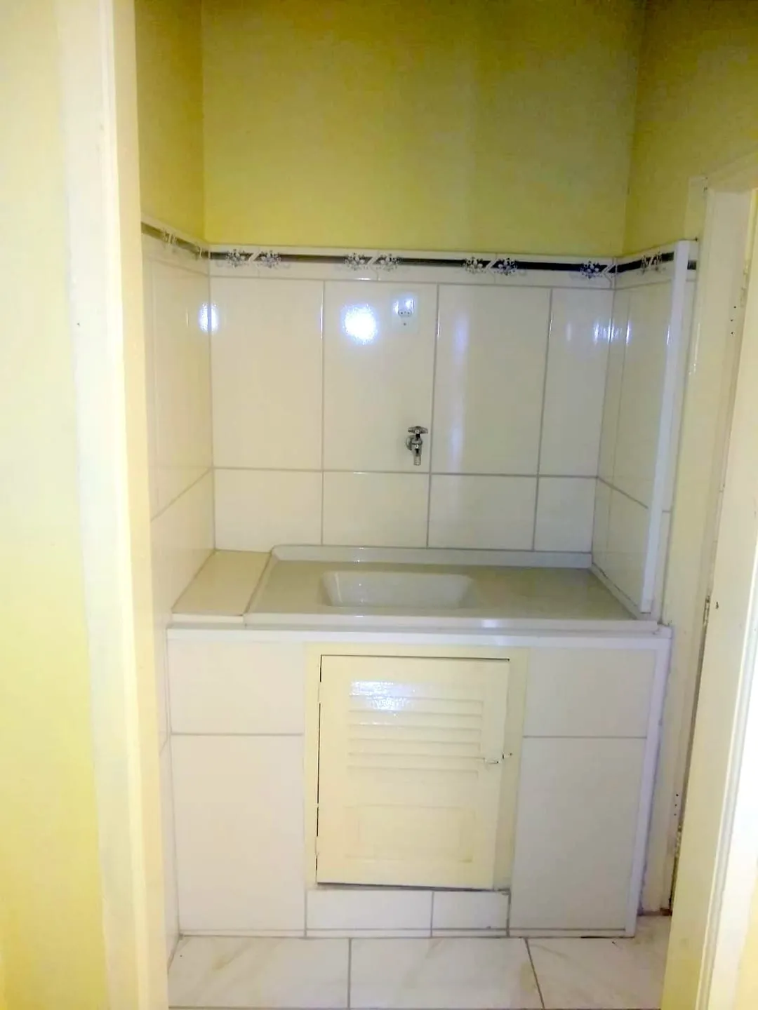 Imagem Comercial para Locação 46M², Centro, Guaratinguetá - SP