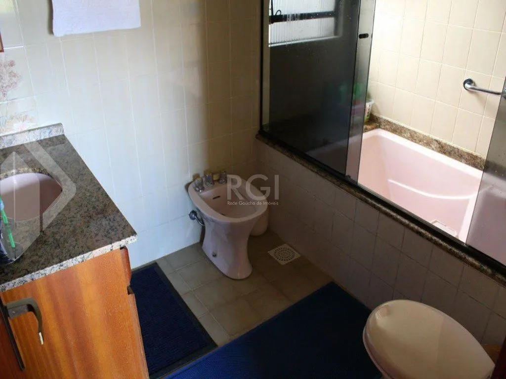 Imagem Casa para Venda - 246.24m², 5 dormitórios, sendo 1 suites, 4 vagas - Rubem Berta