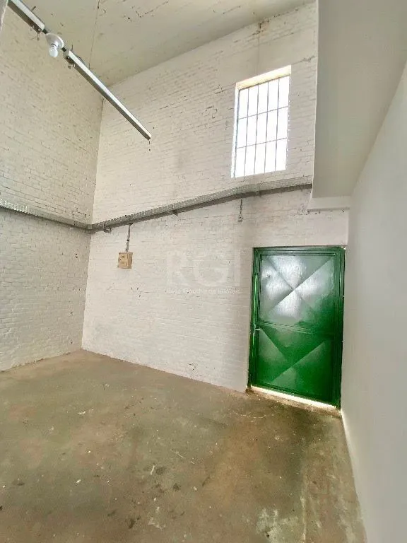 Imagem Galpão, 437 m² - para comprar por R$ 900.000,00 - São Geraldo - Porto Alegre/RS