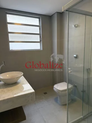 Imagem Apartamento à venda com 68m², quartos, garagem, reformado por R$440.000,00 no Embaré em Santos
