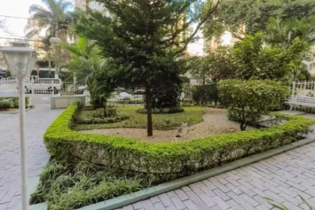 Imagem Apto de 128m² na Vila Mariana com 2 vagas demarcadas perto das Estações Paraíso e Ana Rosa do Metrô!