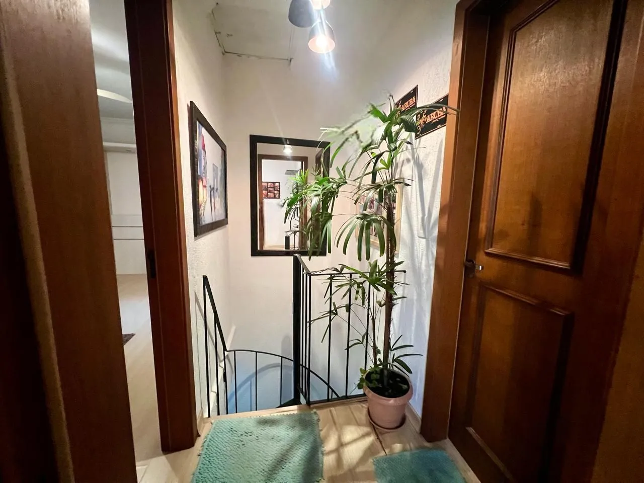 Imagem Casa em condomínio 2 dormitórios sem um com closet, vaga coberta, no bairro Cel. Aparicio Borges.