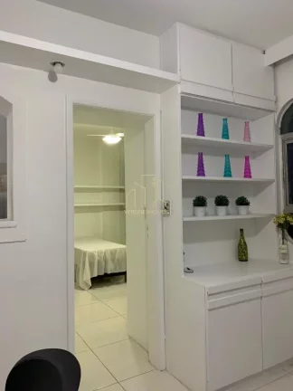 Imagem Oportunidade na Pituba: Quarto e Sala com Varanda, Nascente, 56m² e 1 Vaga!