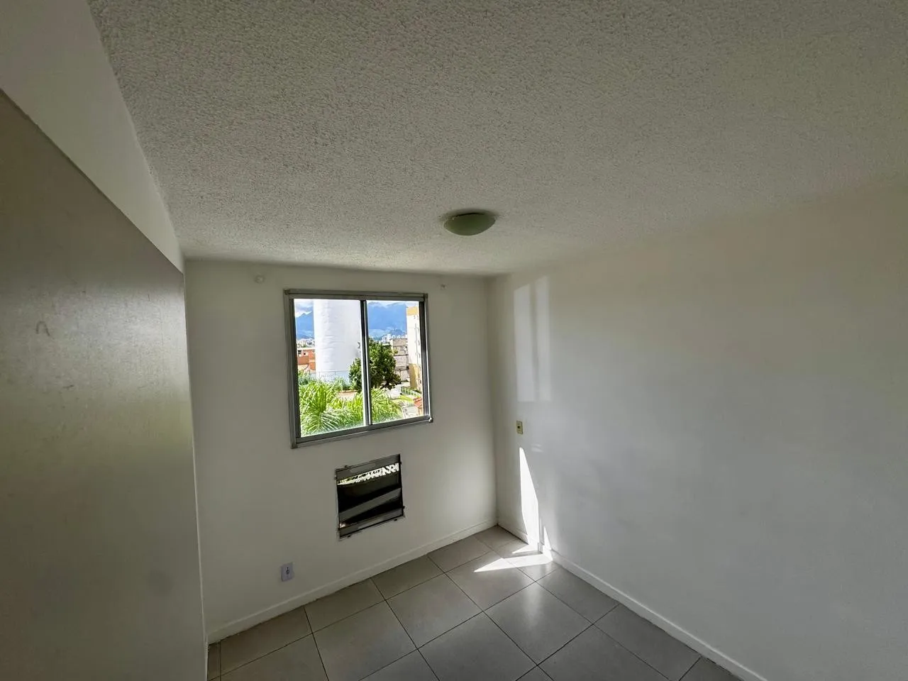Imagem Apartamento para Venda em Rio de Janeiro, Taquara, 2 dormitórios, 1 banheiro, 1 vaga